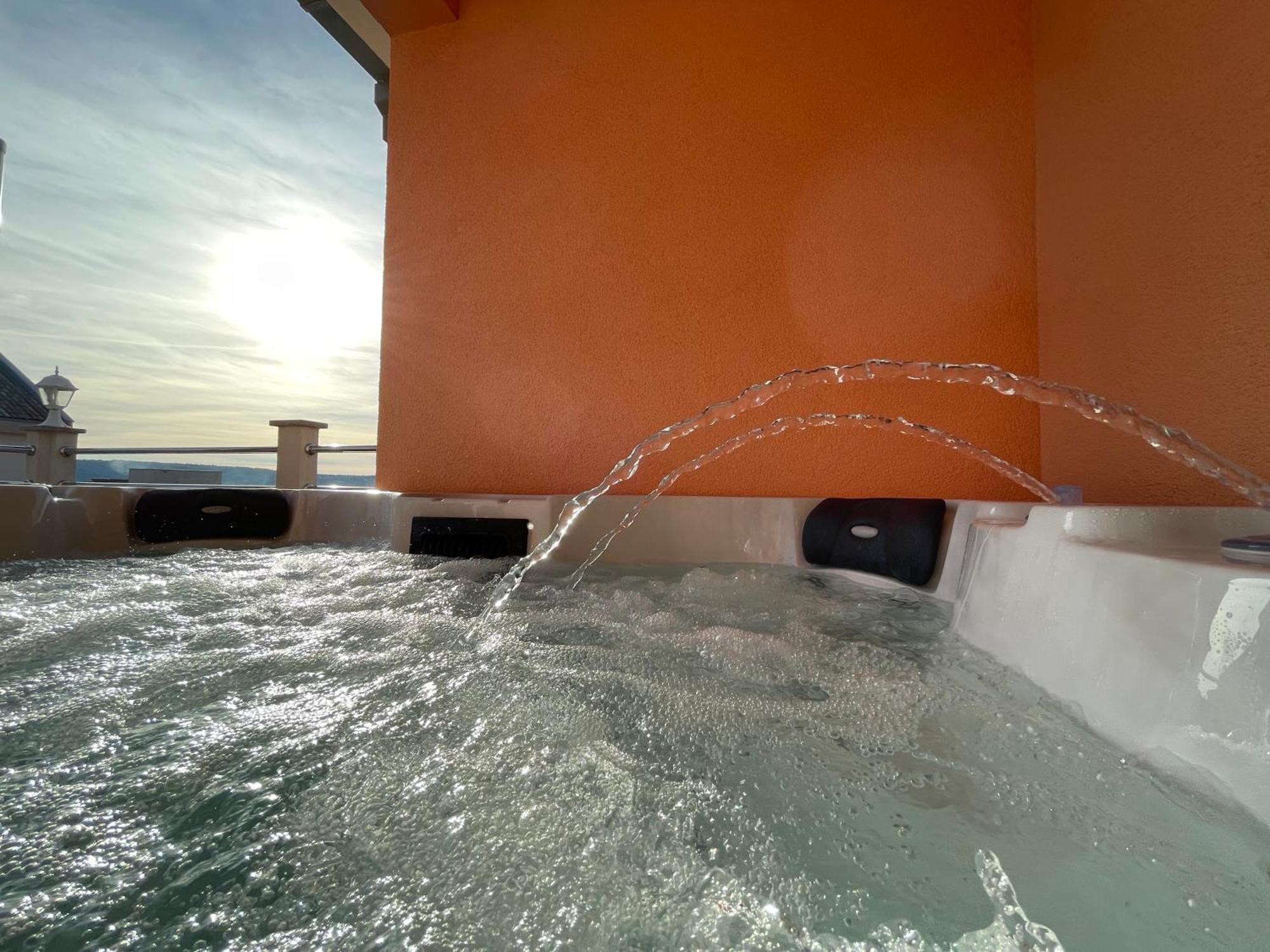 Villa Andrijana - Exclusively Yours - Family Getaway With Private Pool Kaštela 외부 사진