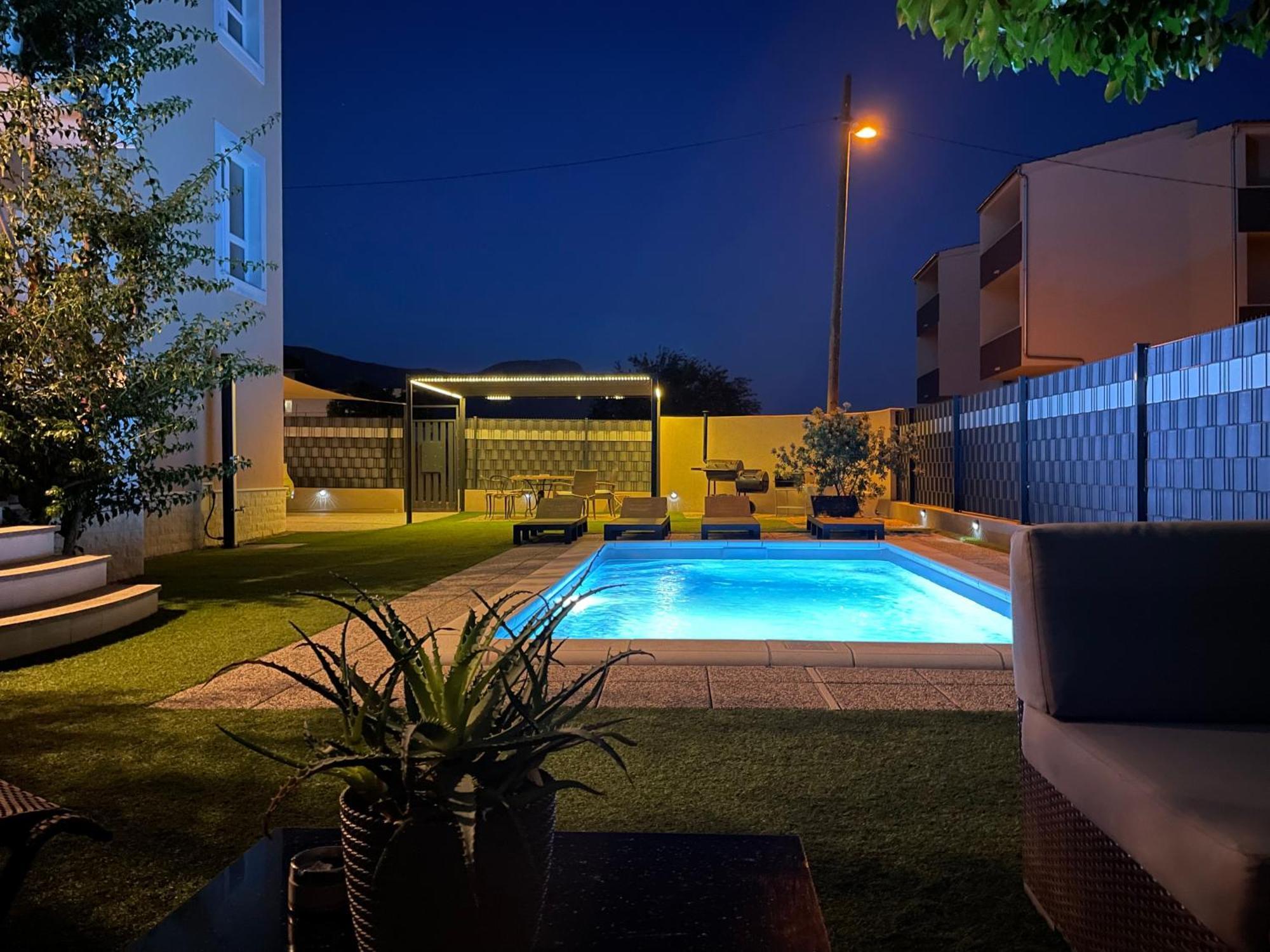 Villa Andrijana - Exclusively Yours - Family Getaway With Private Pool Kaštela 외부 사진